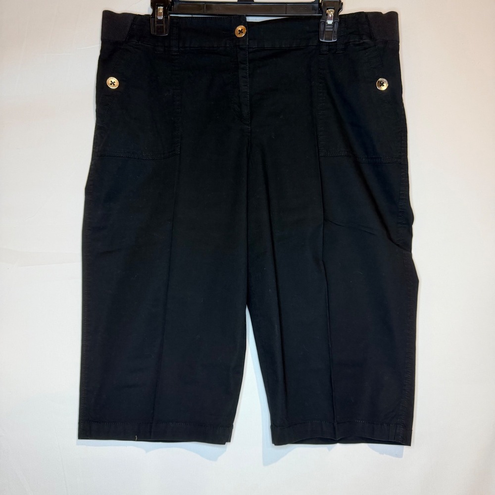 Chicos Black Bermuda Shorts Size 1.5 Elastic Waist Pockets Knee Length